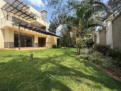 5 Bedroom Townhouse En Suite with DSQ