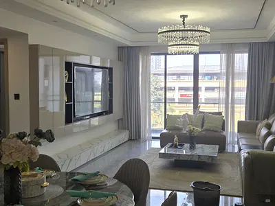 3 Bedrooms Apartment
