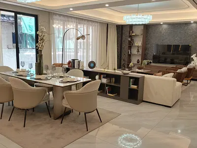 An Elegant Very Spacious 4 Bedroom All Ensuite Plus Dsq+office