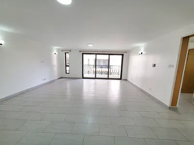 Spacious 3 Bedroom Apartment with DSQ