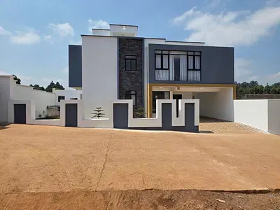Luxurious 5 Bedroom