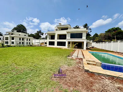 Luxury 5 Bedroom Villa with a Swimming Pool.