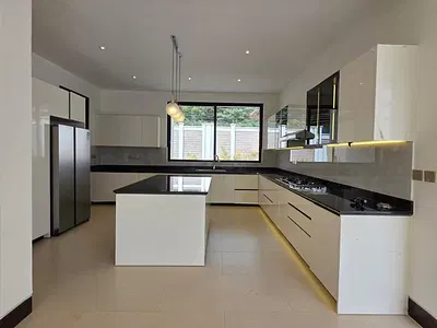 Luxurious 6 Bedroom