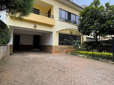 5-Bedroom Townhouse + 2 DSQS
