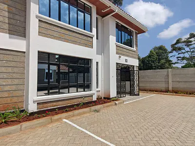 Elegant 4 Bedroom Maisonette Plus Sq