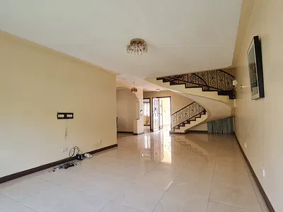 Elegant 4-Bedroom Townhouse
