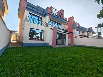 Modern 4 Bedroom Townhouse