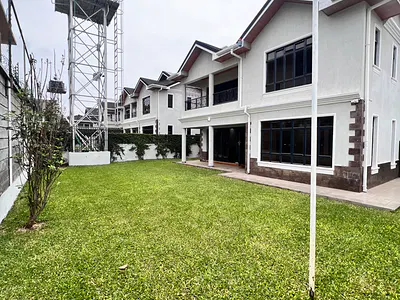 4 Bedroom Townhouse with En Suite Plus DSQ