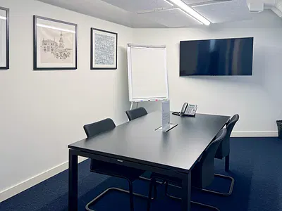 Private Office Space for 4 Employees in HQ Sunpark