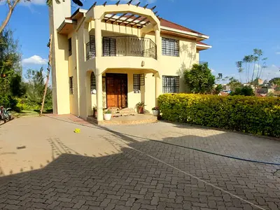 5 Bedroom Townhouse