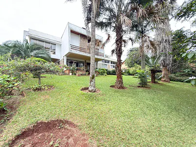 Prime 6-Bedroom House on 0.9 Acres for Sale Lavington