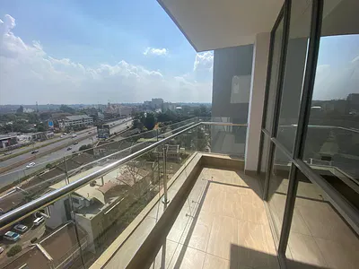 3 Bedroom Apartment En Suite with DSQ