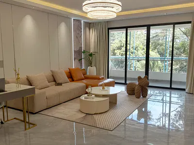 An Elegant Very Spacious 3 Bedrooms Plus DSQ