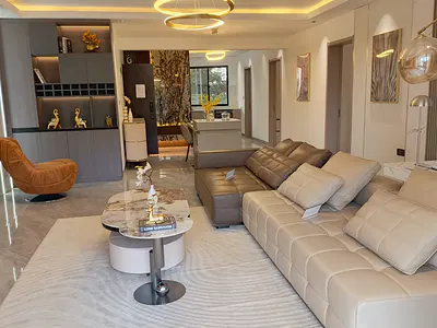 An Executive Very Spacious 3 Bedrooms Plus DSQ