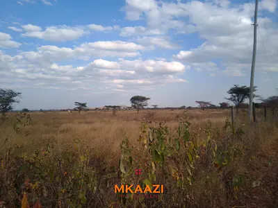 Prime Plots for Sale at 10514 (Titeeyio Hub) — Along Emali–loitoktok Road, Kenyawa-Poka, Kajiado
