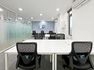 Serviced Office Space for 15 Employees in HQ Village Market