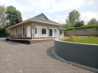 Stunning 3 Bedroom Bungalow Plus Sq to Let Karen — Karen, Nairobi