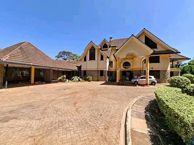 Humongous 6 Bedroom Maisonette Plus Sq — Karen, Nairobi