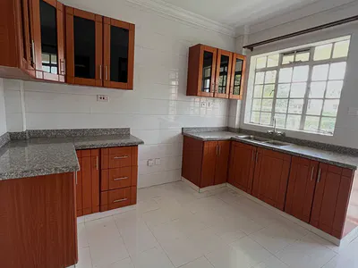 3 Bedroom All En-Suite +DSQ — Lavington, Lavington, Nairobi