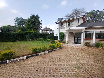 Newly Refurbished 3 Bedroom Maisonette Plus Sq — Karen, Nairobi