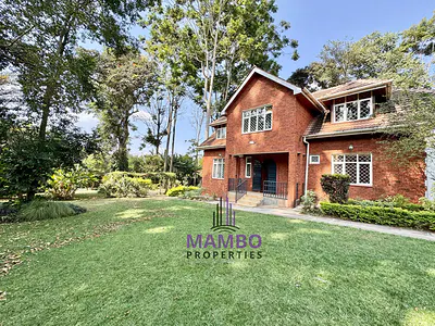 Beautiful 5 Bedroom House with Amenities. — Lone Tree, Rosslyn, Westlands, Nairobi