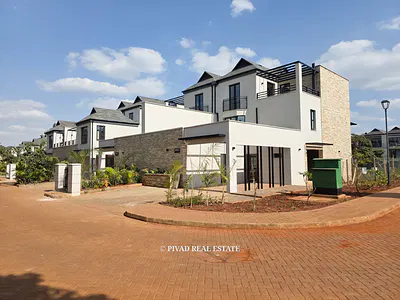 4 Bedroom Townhouse with En-Suite — Runda, Westlands, Nairobi