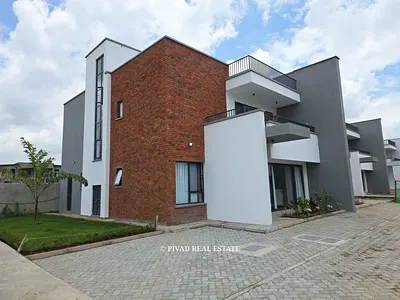 4 Bedroom Townhouse with En-Suite Bedrooms — Lang'ata Link Road, Mugumo-Ini (Langata), Nairobi