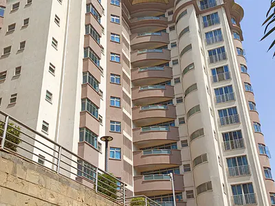 Elegant Spacious 3 Bedroom All Ensuite + DSQ Fully Furnished +serviced — Lavington, Nairobi