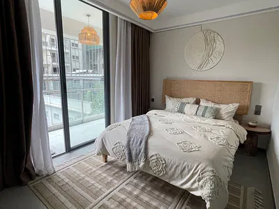 Elegant 102 SQM 2 Bedroom Apartment with Fitted Kitchen — Kilimani, Nairobi