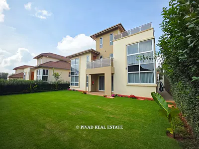 4 Bedroom En-Suite Townhouse — Runda, Westlands, Nairobi