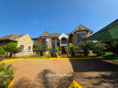 5 Bedroom House with En-Suite Bedrooms — Runda, Westlands, Nairobi