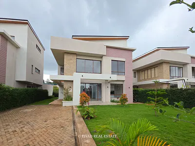 4 Bedroom Detached Bungalow with DSQ — Runda, Westlands, Nairobi