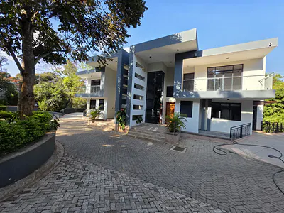 Elegant 4 Bedroom House with River View and a Garden — Karen, Nairobi