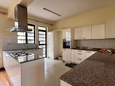 Homely 3-Bedroom Apartment with DSQ — Mandera, Kileleshwa, Nairobi