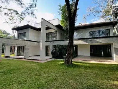 5 Bedroom En-Suite Mansion with DSQ — Karen, Nairobi