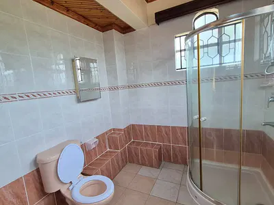 5 Bedroom House with Guest House — Runda, Westlands, Nairobi
