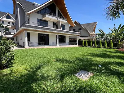 Luxurious 5 Bedroom Maisonette with DSQ — Daykio Bustani Estate, Ruiru, Kiambu