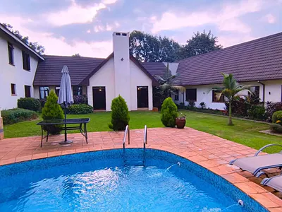 7 Bedrooms Ambassadorial House — Township C, Kiambu