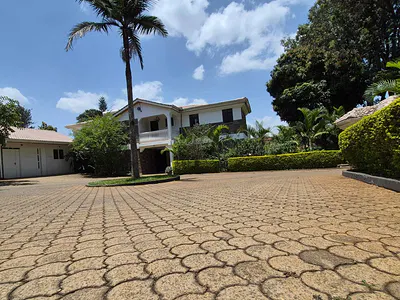 5 Bedroom House with Detached Staff Quarter — Runda, Westlands, Nairobi