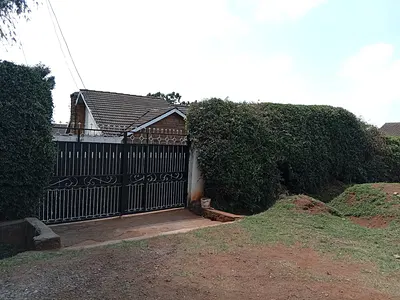3 Bedroom Detached Bungalow with Sq — Ngei Estate, Mugumo-Ini (Langata), Nairobi
