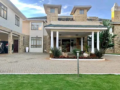 5 Bedroom Villa with Sq — Westlands, Nairobi