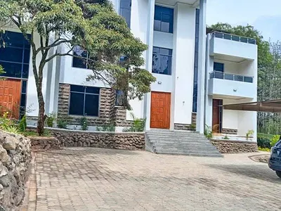 6 Bedroom Luxury Home — Karen, Nairobi