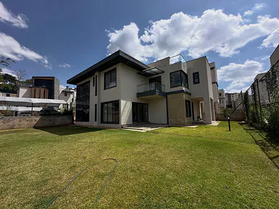 4-Bedroom Villa with Rooftop Terrace — Loresho, Westlands, Nairobi