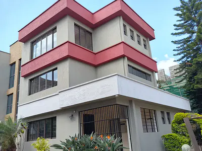 An Elegant Very Spacious 5 Bedrooms All Ensuite Plus DSQ — Lavington, Nairobi