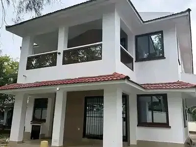 Modern and Spacious 5 Bedroom Townhouse — Nyali Beach Area, Nyali, Mombasa