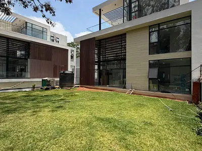 5 Bedroom Villa with Swimming Pool and Garden — Lavington, Nairobi