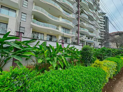 Stylish 3 Bedroom All Ensuite Apartment with DSQ — Westlands, Nairobi