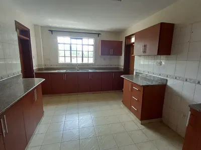 3 Bedroom Plus Sq Apartment — Westlands, Nairobi