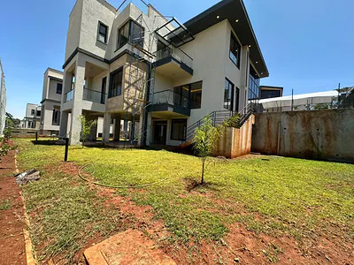 4 Bedroom Villa All Ensuite Plus DSQ with Private Swimming Pool — Loresho Ridge, Loresho, Westlands, Nairobi