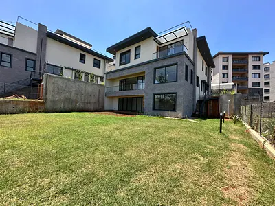 4 Bedroom Villa All Ensuite Plus DSQ with a Garden and Basement — Loresho Ridge, Loresho, Westlands, Nairobi